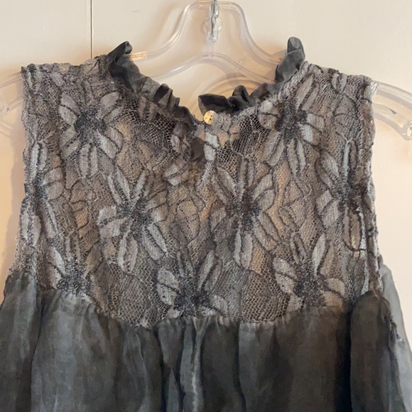 Sleeveless top with lace - Picture 3 of 5